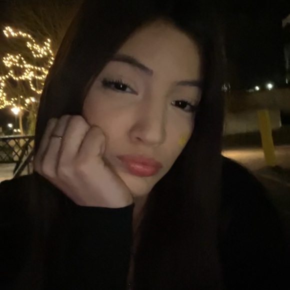 Giving DEALS‼️I’m talking at least 50% off every item - Picture 1 of 1